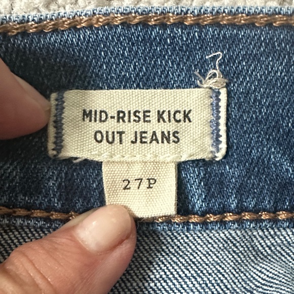 Madewell Mid Rise Kick Out Patch Pocket Jeans in size 27P. - Picture 6 of 6